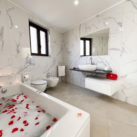 Martiry Suite Apartment Catania Bagian luar foto